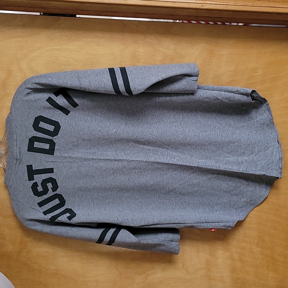 Nike Just Do It 3/4 Sleeve Shirt size M
